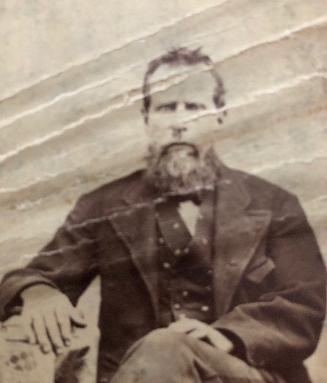 Finding Stories in Vintage Family Photos